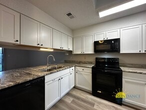 504 B China's Cove in Fort Walton Beach, FL - Building Photo - Building Photo