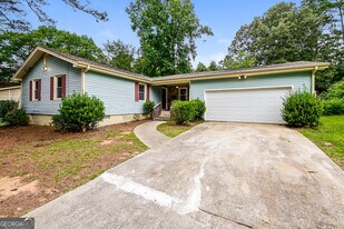 188 Bridgewood Dr SE in Conyers, GA - Building Photo
