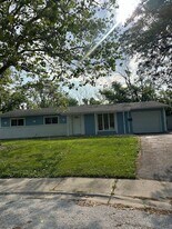 15137 Hiawatha Trail in Orland Park, IL - Building Photo