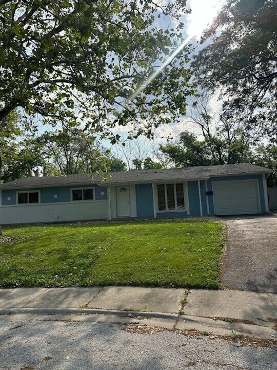 15137 Hiawatha Trail in Orland Park, IL - Building Photo