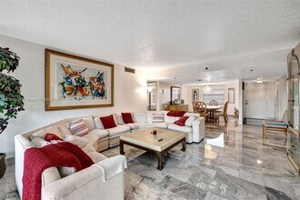 3940 Inverrary Blvd in Lauderhill, FL - Building Photo - Building Photo