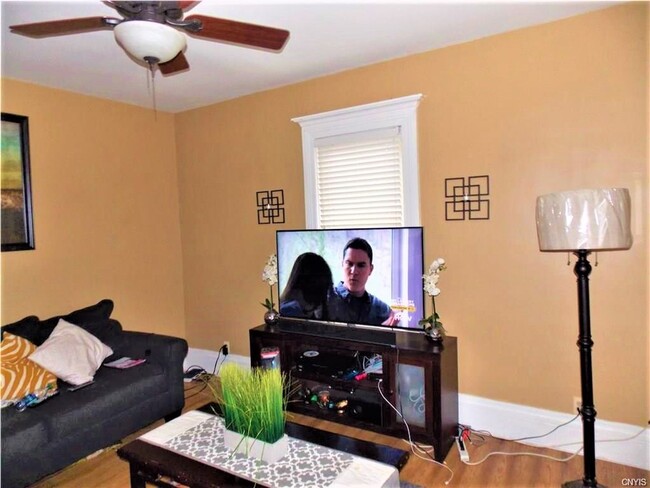 206 S James St in Carthage, NY - Building Photo - Building Photo