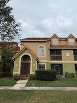 425 Fountainhead Cir in Kissimmee, FL - Building Photo