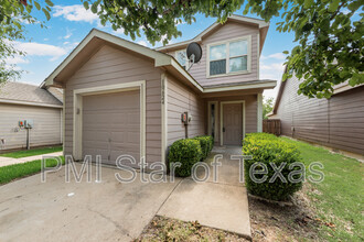 10624 Many Oaks Dr in Fort Worth, TX - Building Photo - Building Photo
