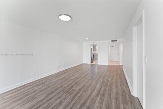 5100 SW 64th Ave in Davie, FL - Building Photo - Building Photo