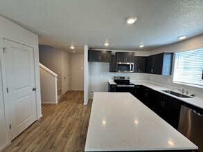 2705 Addysen Pk Wy in Medford, OR - Building Photo - Building Photo
