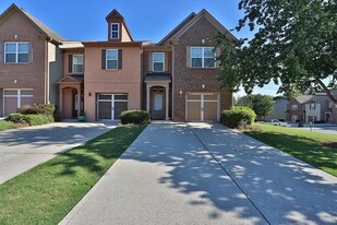 5025 Sherwood Way in Cumming, GA - Building Photo