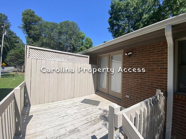 107 New Cooper Square in Chapel Hill, NC - Building Photo - Building Photo
