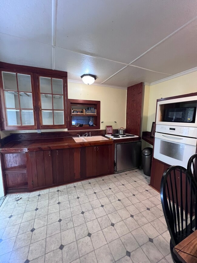 property at 398 W Race St