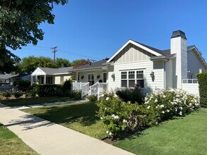 4470 Stansbury Ave in Sherman Oaks, CA - Building Photo - Building Photo