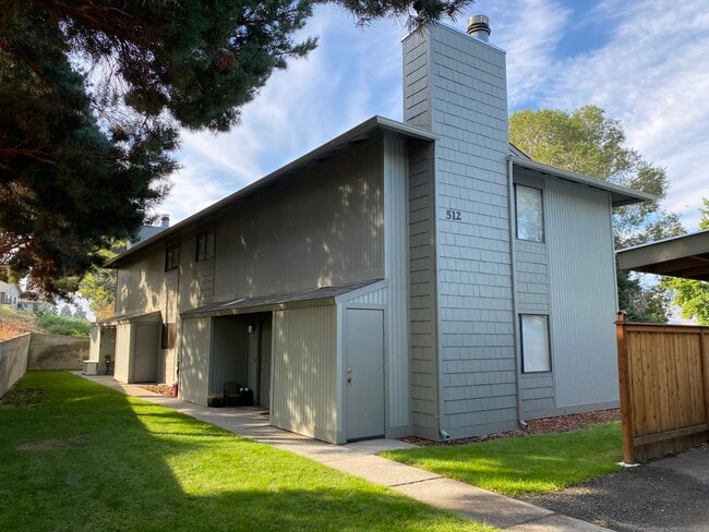 512 11th St NE, Unit #2, Unit #2