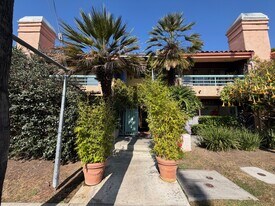 4627 Finley Ave, Unit #101 in Los Angeles, CA - Building Photo