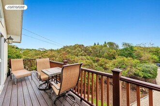 87 S Etna Ave in Montauk, NY - Building Photo - Building Photo