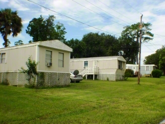 Whispering Pines Community in Melrose, FL - Building Photo