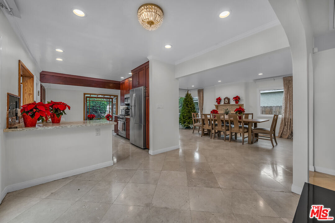 535 Winslow Ave in Long Beach, CA - Building Photo