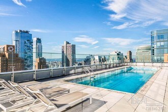 307 Gold St-Unit -27G in Brooklyn, NY - Building Photo - Building Photo