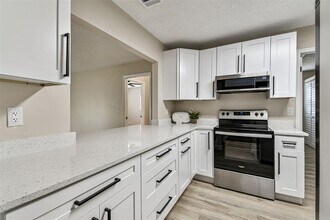 1805 Butterfly Pl in Sun City Center, FL - Building Photo - Building Photo