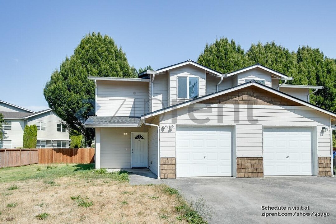 936 24th St NE in Auburn, WA - Building Photo