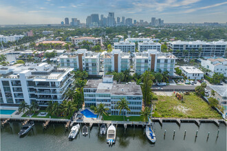 Island House East in Fort Lauderdale, FL - Building Photo - Building Photo