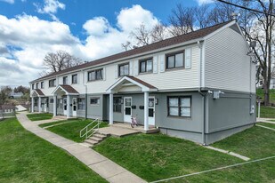 Pleasantview Homes in Beaver Falls, PA - Building Photo