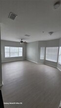 2460 Grand Central Pkwy in Orlando, FL - Building Photo - Building Photo