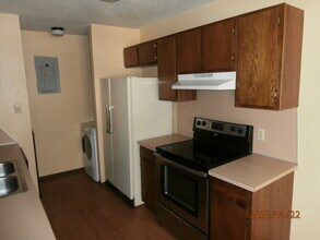 6107 NW Elm Ave in Lawton, OK - Building Photo - Building Photo