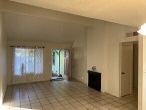 2930 Whittier Ct in Stockton, CA - Building Photo - Building Photo