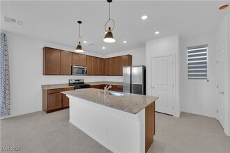 4171 Scarlet Cob Ave in Las Vegas, NV - Building Photo - Building Photo