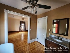 2604 Aldrich Ave S in Minneapolis, MN - Building Photo - Building Photo