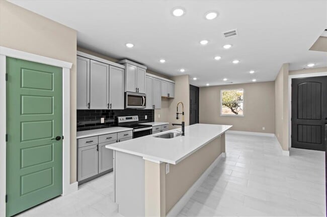 17503 Panorama Dr in Dripping Springs, TX - Building Photo - Building Photo