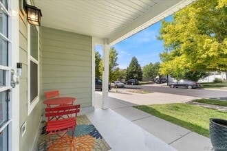 5570 N Gibraltar St, Unit 240 in Denver, CO - Building Photo - Building Photo