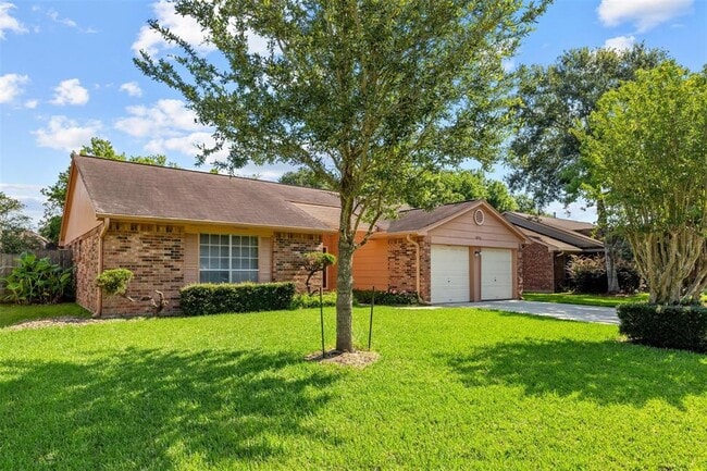 2822 Wood Hollow Dr in League City, TX - Building Photo - Building Photo