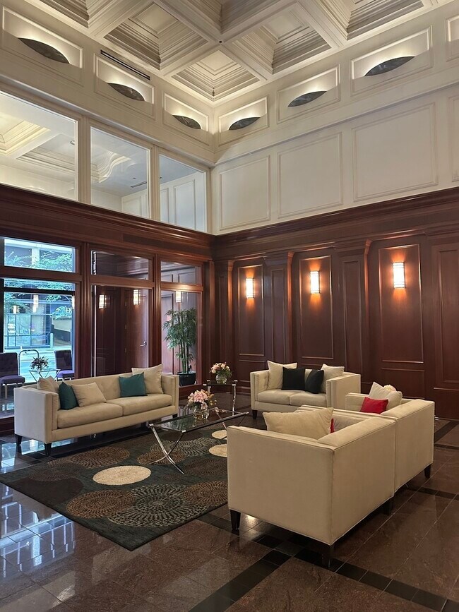 212 W Washington St in Chicago, IL - Building Photo - Building Photo