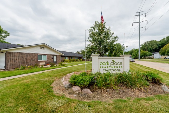 Park Place Apartments in Taylor, MI - Foto de edificio - Building Photo