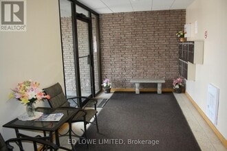 7 Fittons Rd E in Orillia, ON - Building Photo - Building Photo