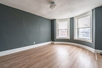 173 Elm St in Holyoke, MA - Building Photo - Building Photo