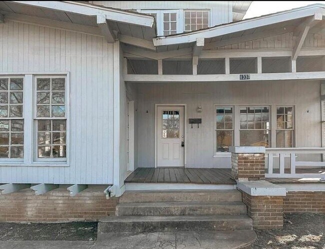 1337 W Gambrell St in Fort Worth, TX - Building Photo - Building Photo