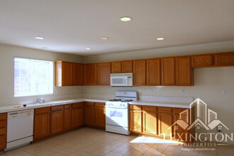 3865 Aetna Springs Way in Sacramento, CA - Building Photo - Building Photo