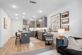 Eden at Lakeview in Alpharetta, GA - Foto de edificio - Building Photo