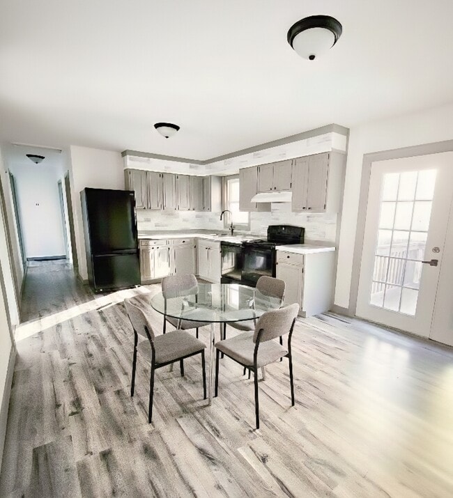 326 New Salem Rd in Swannanoa, NC - Foto de edificio - Building Photo