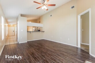 2047 Windward Pass in Lakeland, FL - Building Photo - Building Photo