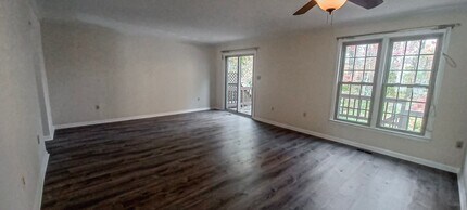 2826 Kelly Square in Vienna, VA - Building Photo - Building Photo