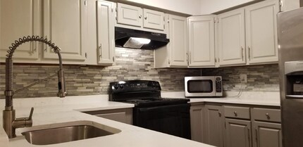 10537 Englishman Dr in North Bethesda, MD - Foto de edificio - Building Photo