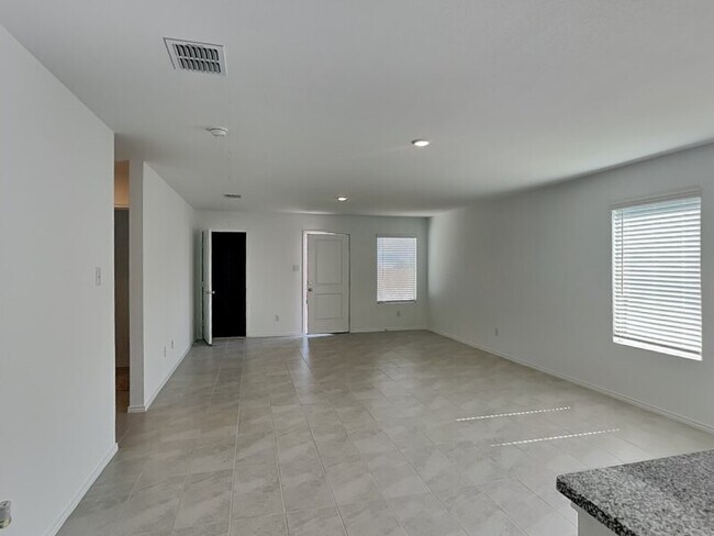 9809 Papillion Wy in Fort Worth, TX - Building Photo - Building Photo