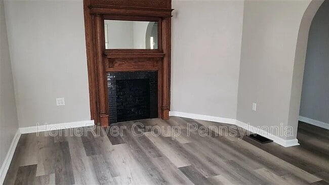 806 Cowan Ave in Jeannette, PA - Building Photo - Building Photo