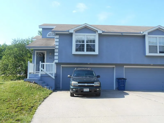 property at 507 SW Joy Ct