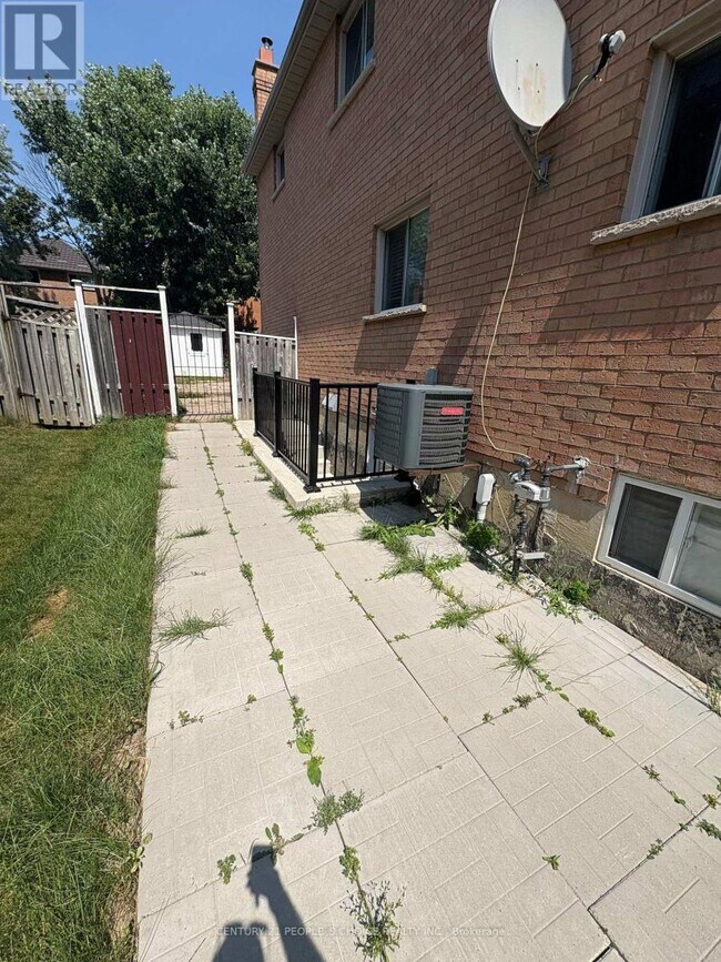 5965 River Grove Ave in Mississauga, ON - Building Photo - Building Photo