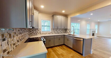 930 Cordova Pl in Jacksonville, FL - Building Photo - Building Photo