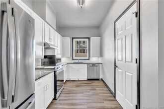 77 Whiting St in Plainville, CT - Building Photo - Building Photo