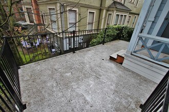 224 NW 20th Pl in Portland, OR - Building Photo - Building Photo